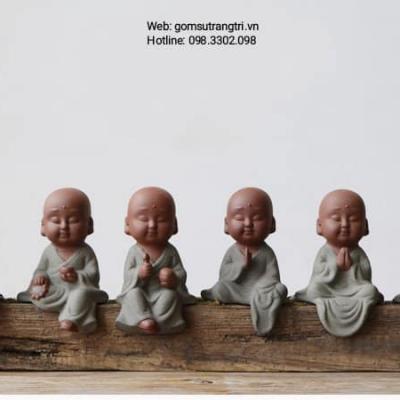 BỘ BÀN GHẾ GỖ KÈM TƯỢNG CHÚ TIỂU